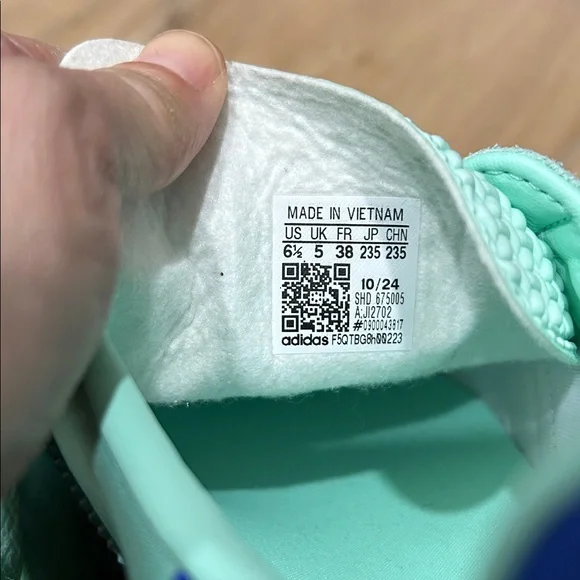 NWT - ADIDAS Gazelle Bold in Clear Mint Lucid Blue Gold Metallic - Picture 4 of 9